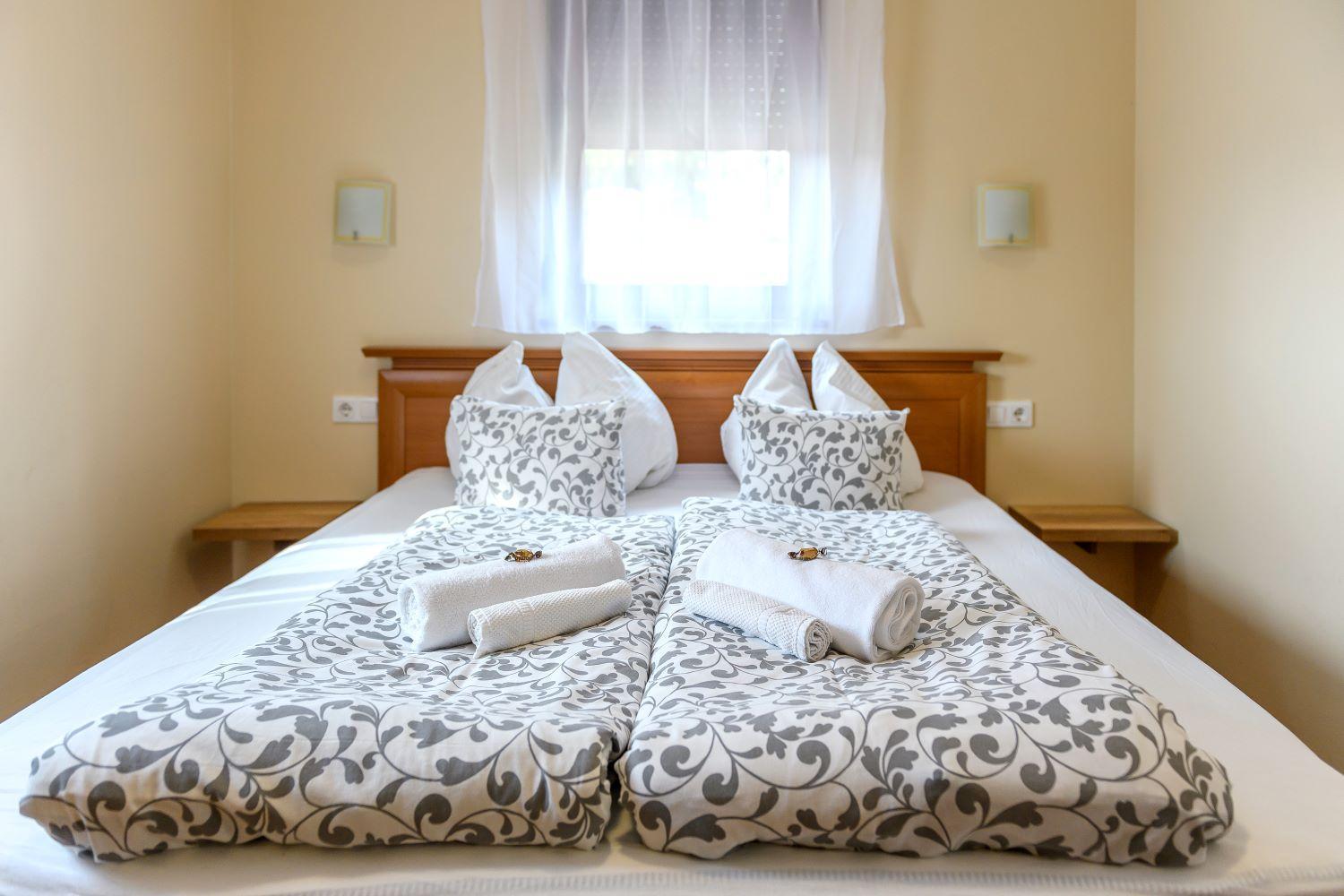 Cherry Apartmanhaz シャールヴァール エクステリア 写真
